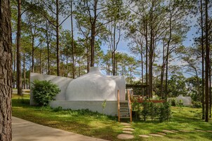 Deluxe Family Room Garden View | Desk, free WiFi, bed sheets