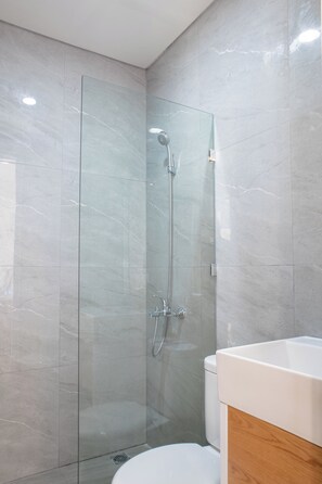 Villa, 3 Bedrooms, Pool View | Bathroom | Towels, soap, shampoo, toilet paper