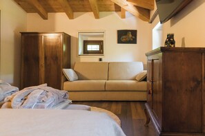 Superior Double Room, 1 King Bed, Garden View | In-room safe, free WiFi - Relais Villa Alma (Costermano sul Garda)