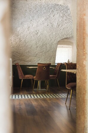 TV - Relais Villa Alma (Costermano sul Garda)