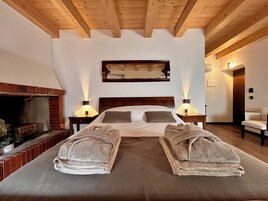 Habitación Deluxe doble, accesible en silla de ruedas, vistas al jardín | Caja fuerte y wifi gratis