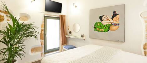 4 slaapkamers, een bureau, een strijkplank/strijkijzer, reisbedje