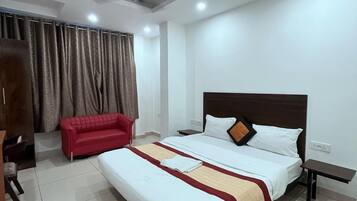 Senior Room | Free WiFi