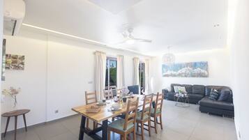 Villa, 3 Bedrooms, Private Pool, Garden View | Living room
