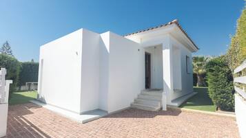 Villa, 3 Bedrooms, Private Pool, Garden View | Exterior