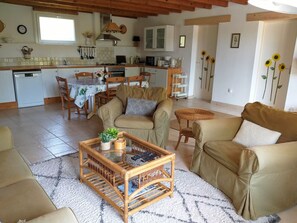 Living area - La petite saunière (Champeaux)