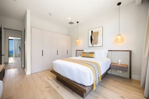 4 bedrooms, in-room safe, desk, free WiFi - Luxury Solaris Condo with Ocean Views (Cabo Velas)