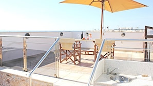House, 3 Bedrooms, Balcony, Garden View | Outdoor dining