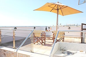 House, 3 Bedrooms, Balcony, Garden View | Outdoor dining