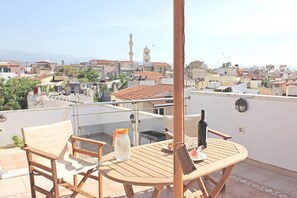 Maison, 3 chambres, balcon, vue jardin | Restauration extérieure