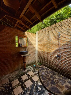 Family Bungalow, Ocean View | Bathroom | Towels, soap, shampoo, toilet paper