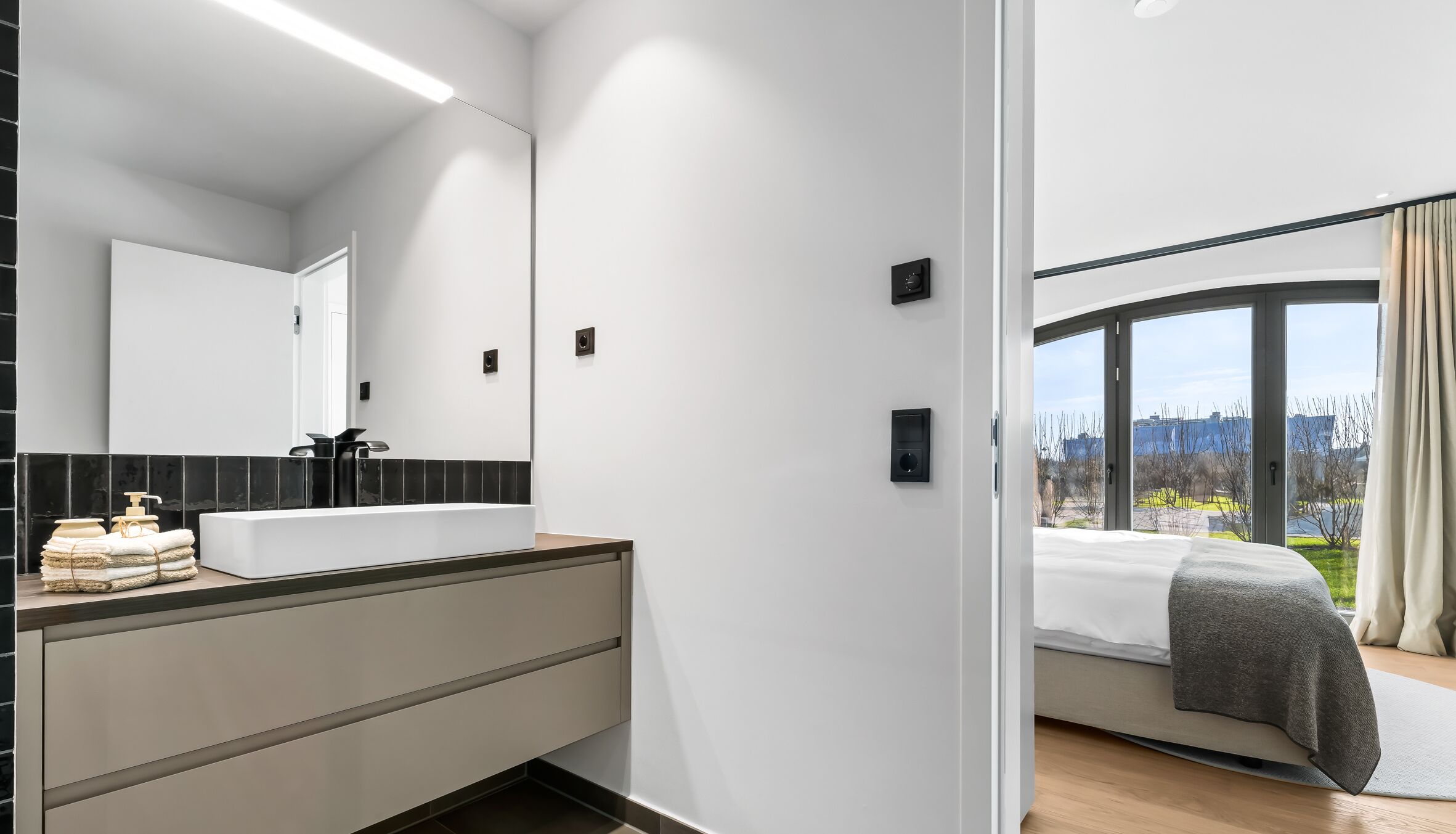 2 slaapkamers, reisbedje, gratis wifi, beddengoed