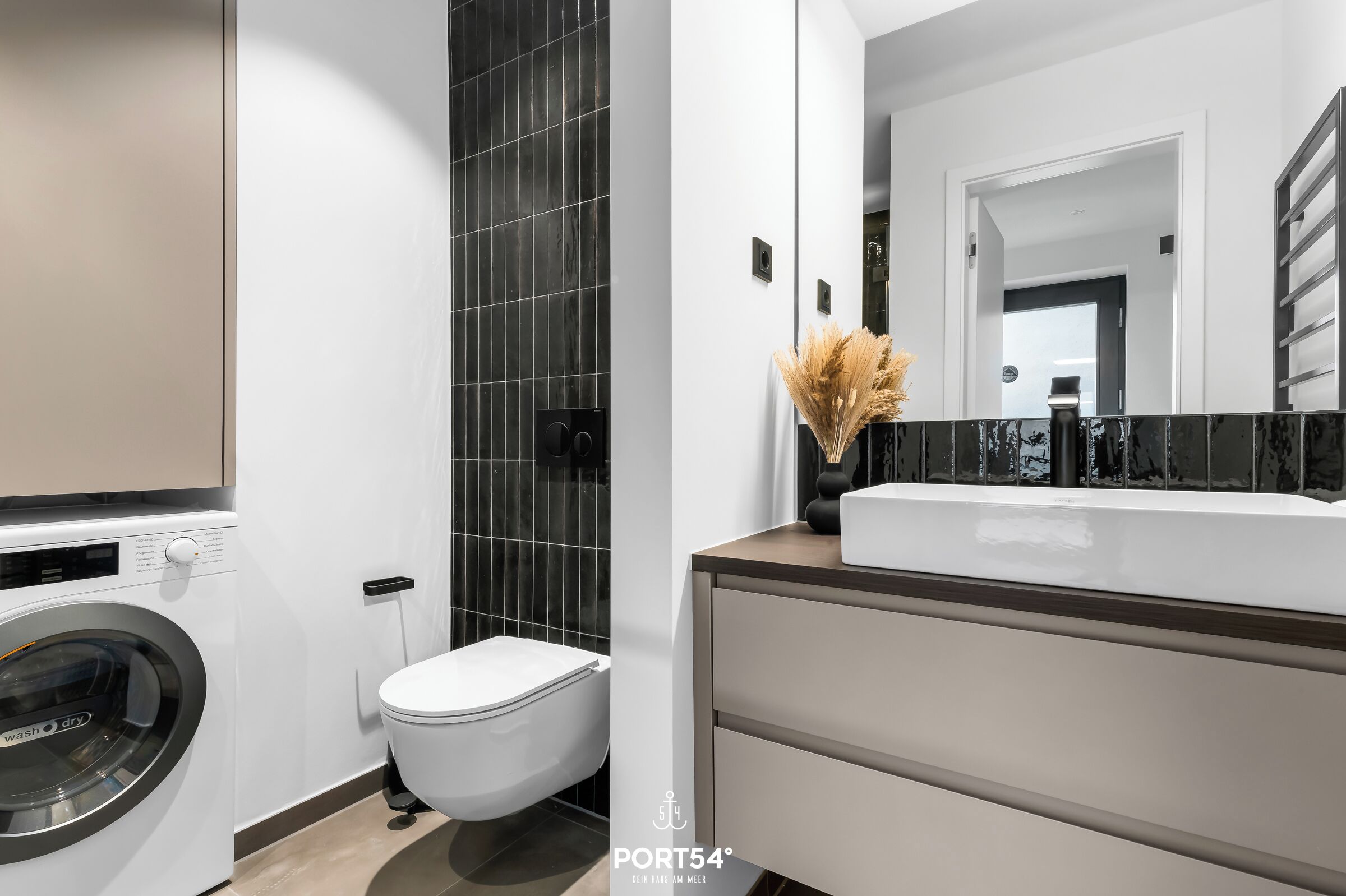Een douche, een haardroger, handdoeken