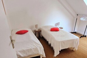 3 bedrooms, travel crib, free WiFi