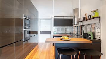 Apartment, 2 Bedrooms, Balcony, Sea View | Private kitchen