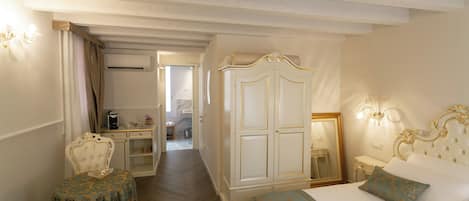 Comfort Room | In-room safe, blackout drapes, soundproofing, free WiFi