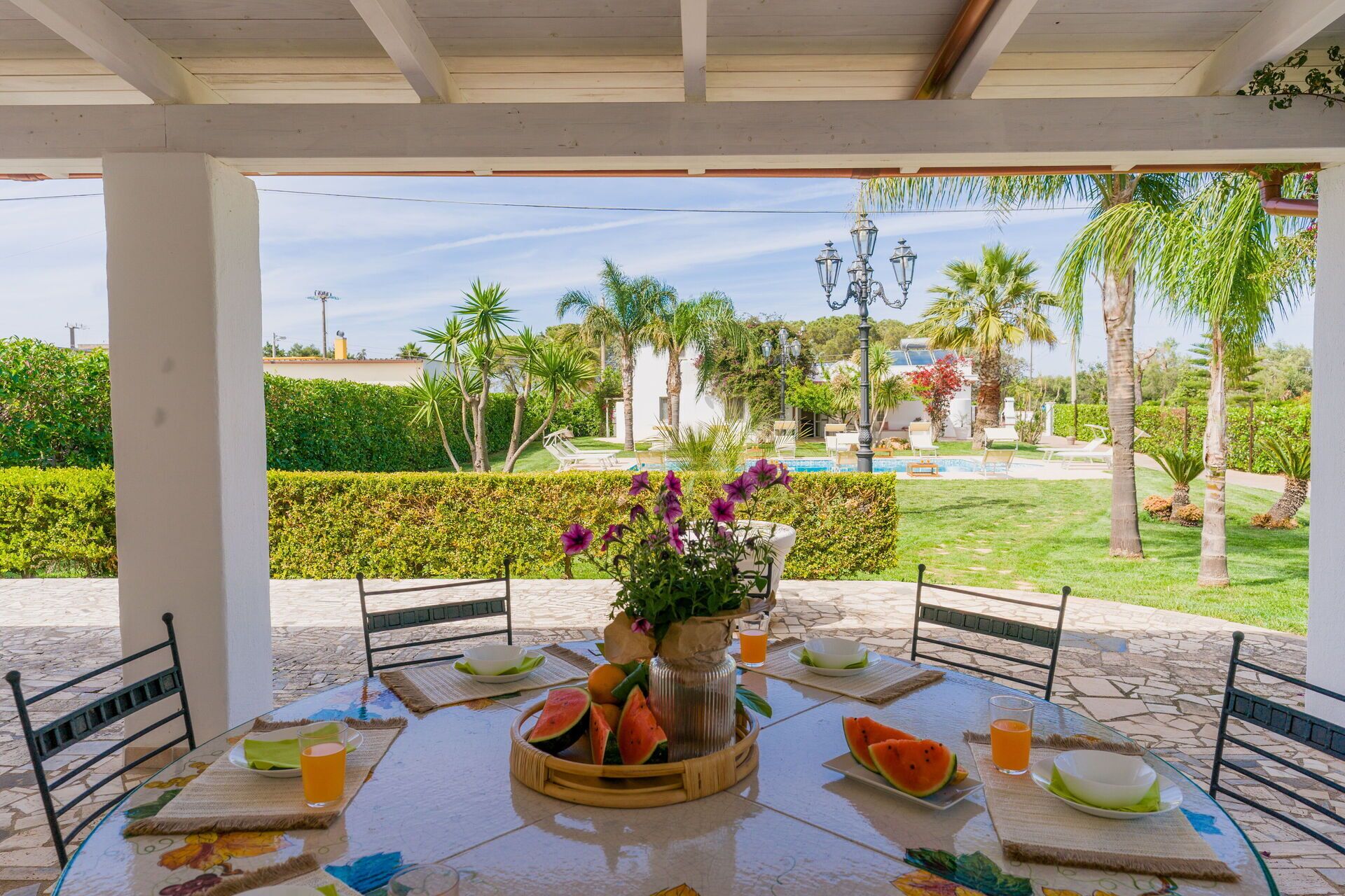 تناول الطعام بالخارج