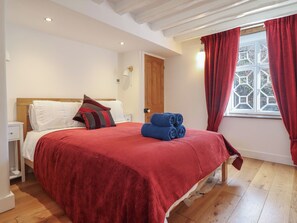 2 quartos, individualmente decorados, individualmente mobiliados