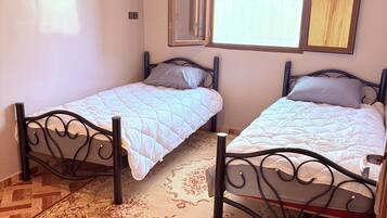 4 bedrooms, WiFi, bed sheets