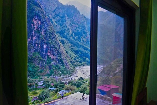 Mặt tiền nơi lưu trú