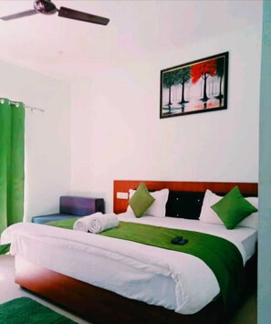 Bàn, khu vực làm việc phù hợp cho laptop