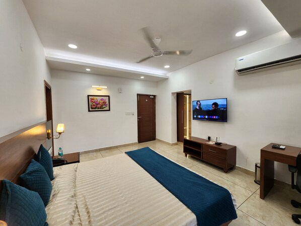 Superior Room | Free WiFi - Red Bishop Tourist Complex (Panchkula)