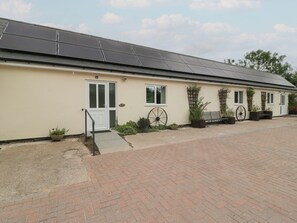 Exterior - The Turbles - Swallows Nest (Malvern)