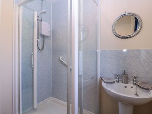 Cottage | Bathroom | Shower