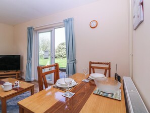Cottage | Dining - The Turbles - Swallows Nest (Malvern)