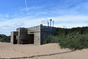 Beach nearby - Monty's Retreat (Skegness)