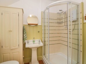 Shower - Teacher's Cottage (Presteigne)