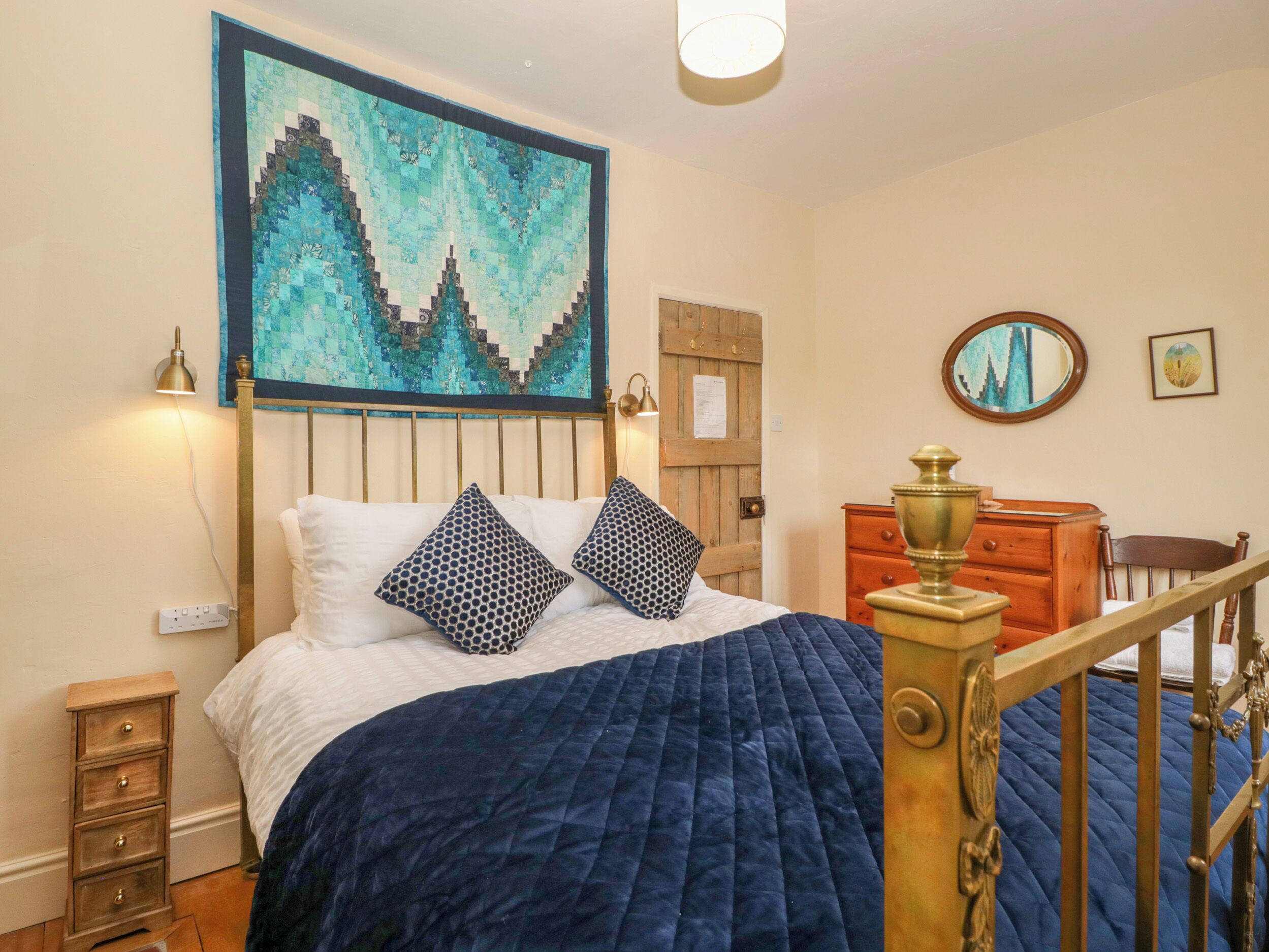 2 bedrooms, individually decorated, individually furnished, free WiFi