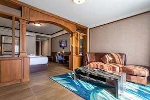 Family Suite | 1 bedroom, soundproofing, free WiFi