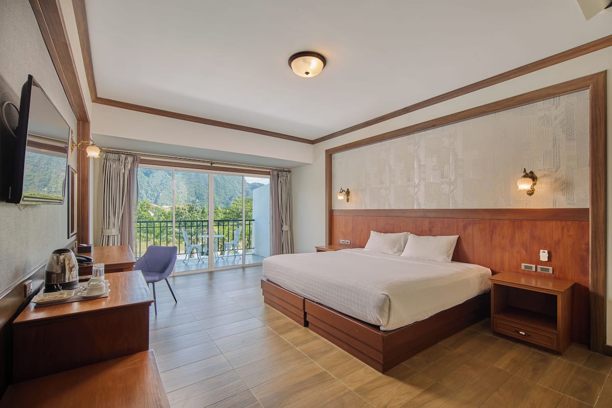 Deluxe with Balcony | Lydisolert og wi-fi (inkludert)