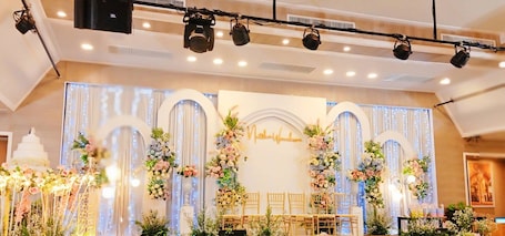 ์ค๋ด ๊ฒฐํผ