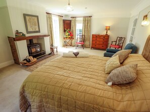 5 bedrooms, individually decorated, individually furnished, free WiFi