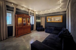 Luksussviitti, vuoristonäköala | Oleskelualue