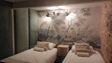 Luxury Studio | 3 bedrooms, free WiFi