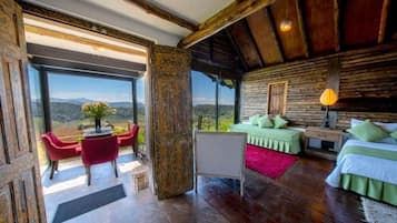 Suite superior, vista a la montaña | 1 habitación, escritorio y insonorización