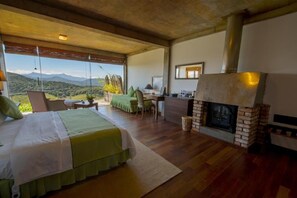Desk, soundproofing, iron/ironing board, free WiFi - The Plains Green Ambawela (Nuwara Eliya)