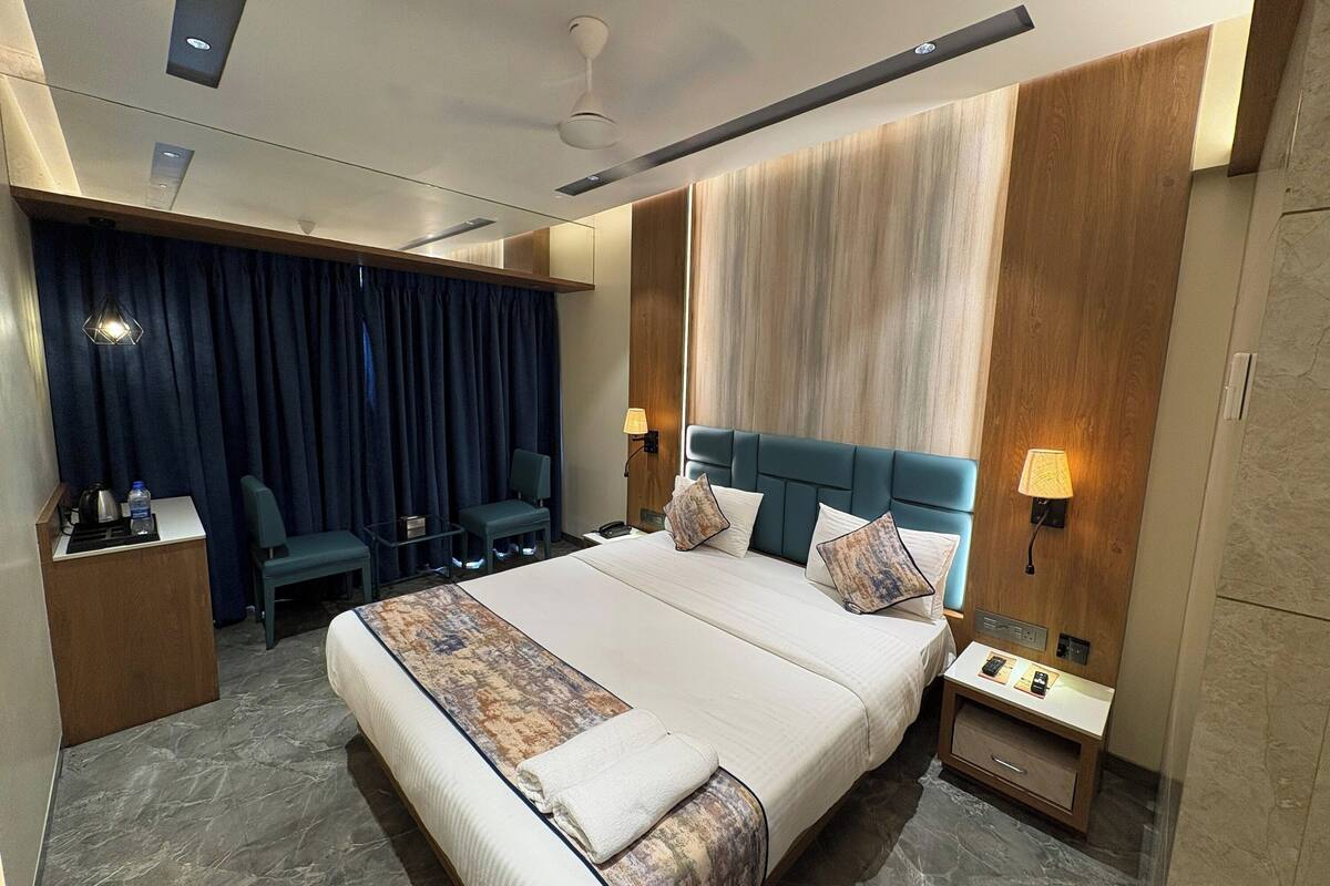 In-room safe, desk, iron/ironing board, WiFi (free)