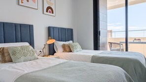 2 bedrooms, WiFi, bed sheets - BENIDORM BEACH sea view apartment (Benidorm)