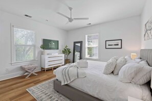 4 bedrooms, desk, iron/ironing board, travel crib