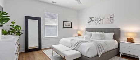 4 bedrooms, desk, iron/ironing board, travel crib