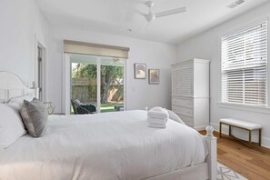 4 bedrooms, iron/ironing board, Internet