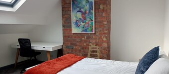 4 bedroom house in Leeds