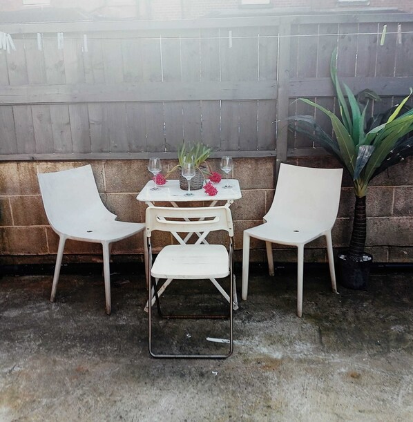 تناول الطعام بالخارج