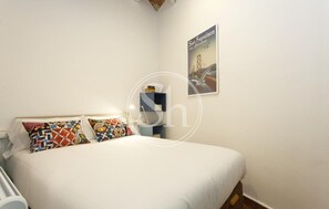 1 chambre, fer et planche à repasser, Wi-Fi, literie fournie