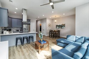 TV - Prime Location2BR Home Near Piedmont-Sleeps 8 (Atlanta)