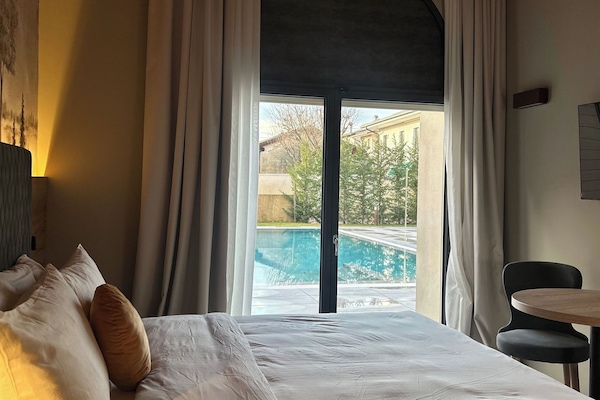 Een kluis op de kamer, verduisterende gordijnen, geluiddichte muren